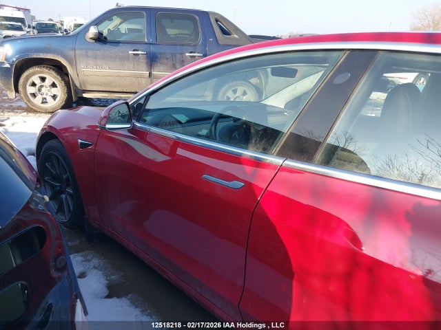 5YJ3E1EBXJF109583 Tesla MODEL 3