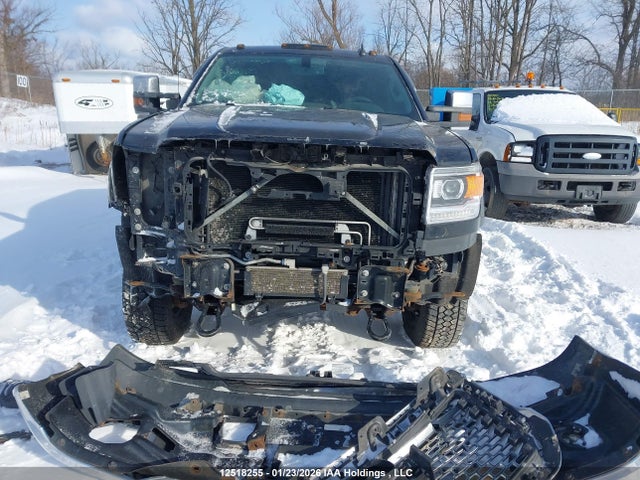 1GT42XC82GF125479 GMC Sierra 3500hd Slt