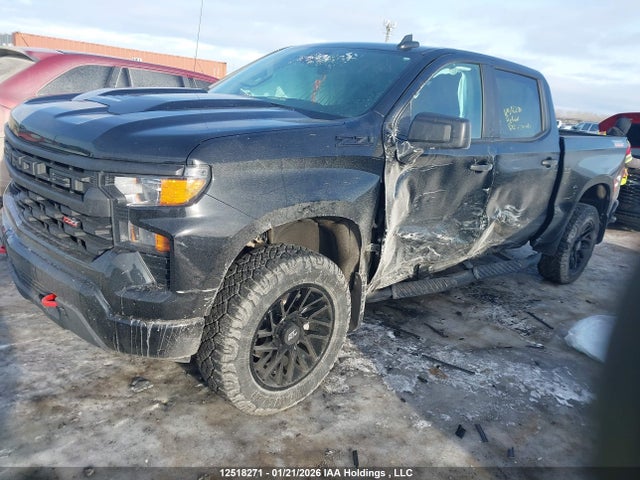 3GCUKCED4SG228879 Chevrolet Silverado K1500 Trail Boss Custom