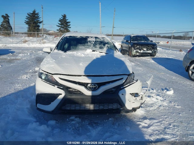 4T1G11AK7NU696224 Toyota CAMRY SE