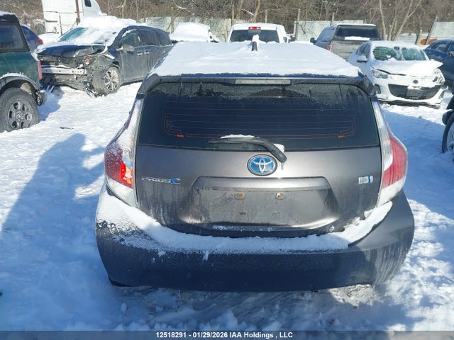 JTDKDTB37F1583949 Toyota Prius