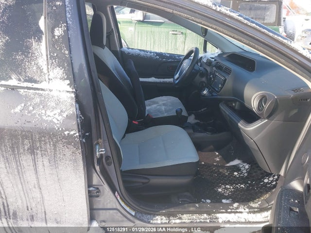 JTDKDTB37F1583949 Toyota Prius