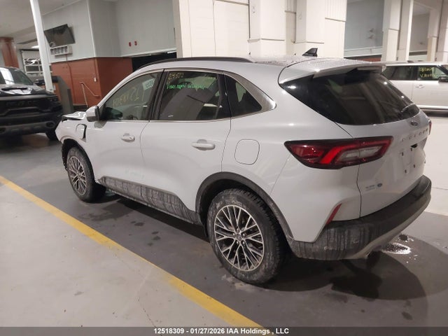 1FMCU0E1XSUB63314 Ford Escape Phev