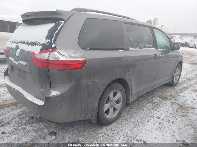 5TDKZ3DC3KS998732 Toyota Sienna Le 8-passenger