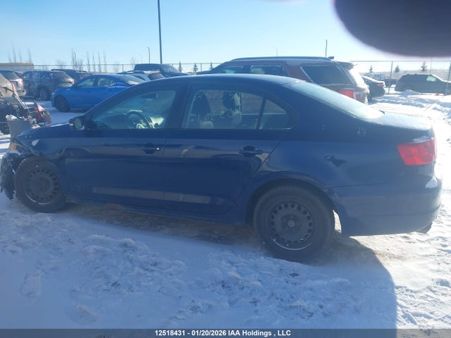 3VW2K7AJ8EM396425 Volkswagen Jetta 2.0l Trendline+