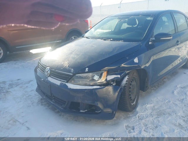 3VW2K7AJ8EM396425 Volkswagen Jetta 2.0l Trendline+
