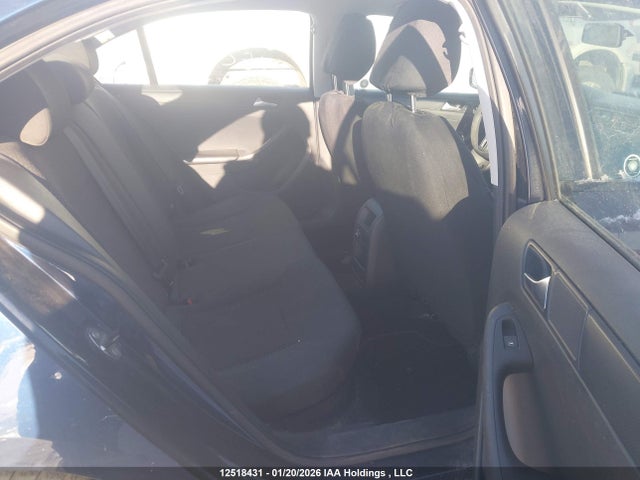 3VW2K7AJ8EM396425 Volkswagen Jetta 2.0l Trendline+