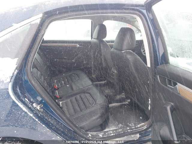 1VWCM7A38JC005849 Volkswagen Passat Sel Premium