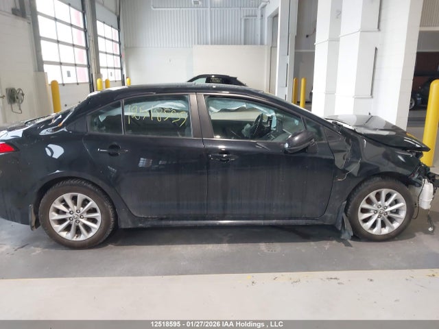 5YFBPMBE7NP364837 Toyota COROLLA LE