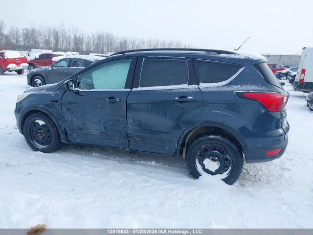 1FMCU9HD1KUB68413 Ford ESCAPE SEL