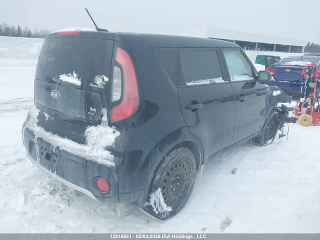 KNDJP3A5XJ7511865 KIA Soul