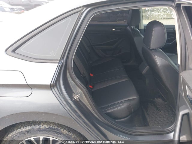 3VWE57BU7KM092320 Volkswagen JETTA SEL