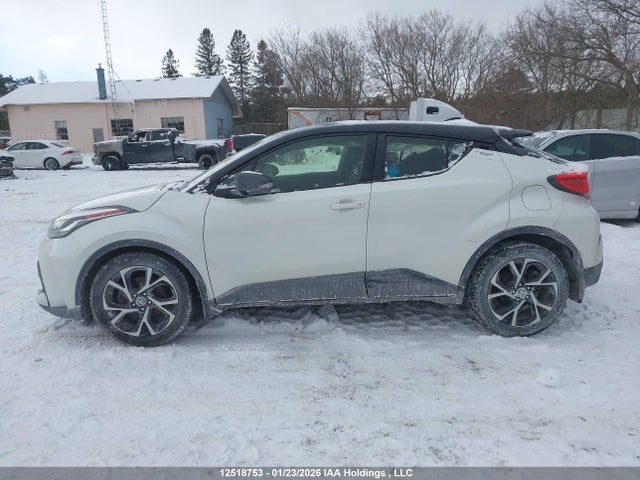 JTNKHMBX2M1097944 Toyota C-HR