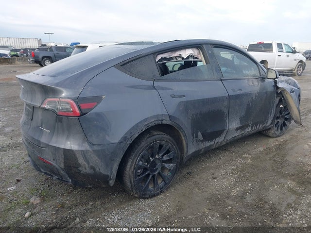 Tesla Model Y Long Range 2022 7SAYGDEE4NF534592 Image 4