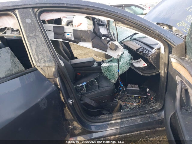 Tesla Model Y Long Range 2022 7SAYGDEE4NF534592 Image 5