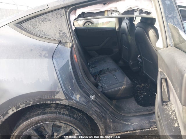 Tesla Model Y Long Range 2022 7SAYGDEE4NF534592 Image 8