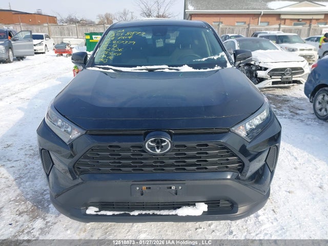 2T3B1RFV0RC457379 Toyota RAV4 LE