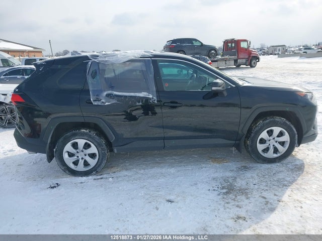 2T3B1RFV0RC457379 Toyota RAV4 LE