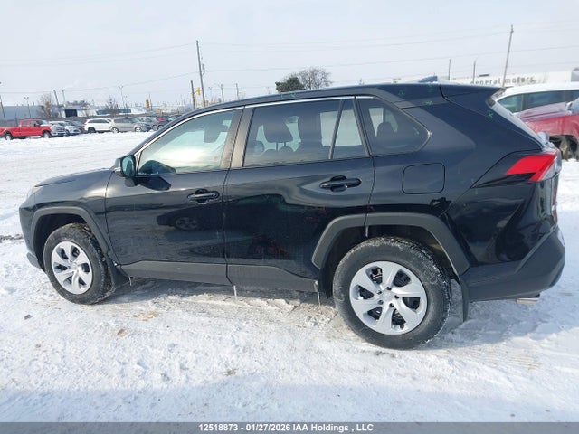 2T3B1RFV0RC457379 Toyota RAV4 LE