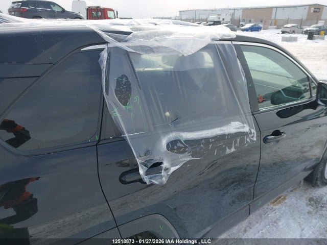2T3B1RFV0RC457379 Toyota RAV4 LE