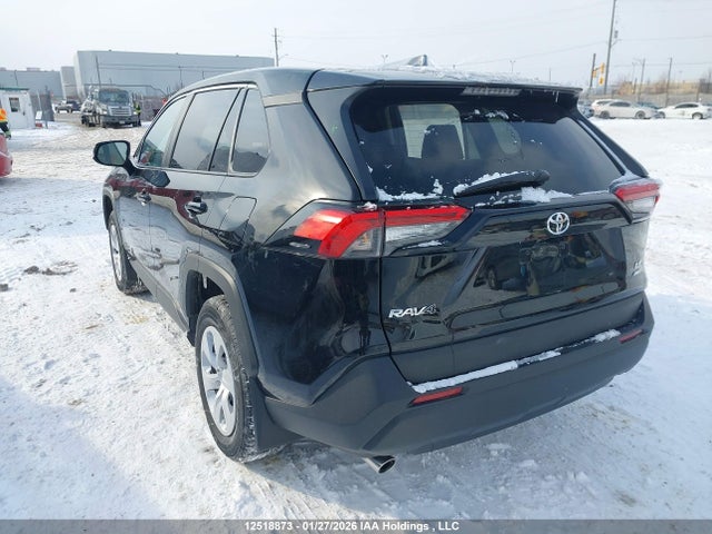 2T3B1RFV0RC457379 Toyota RAV4 LE