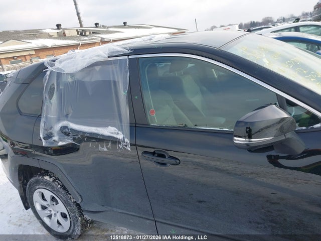 2T3B1RFV0RC457379 Toyota RAV4 LE