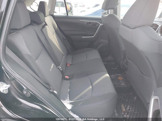 2T3B1RFV0RC457379 Toyota RAV4 LE