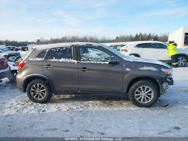 JA4AJ3AU5JU600411 Mitsubishi RVR SE