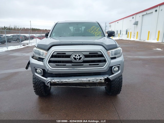 5TFHZ5BN8GX010341 Toyota Tacoma Double Cab/limited