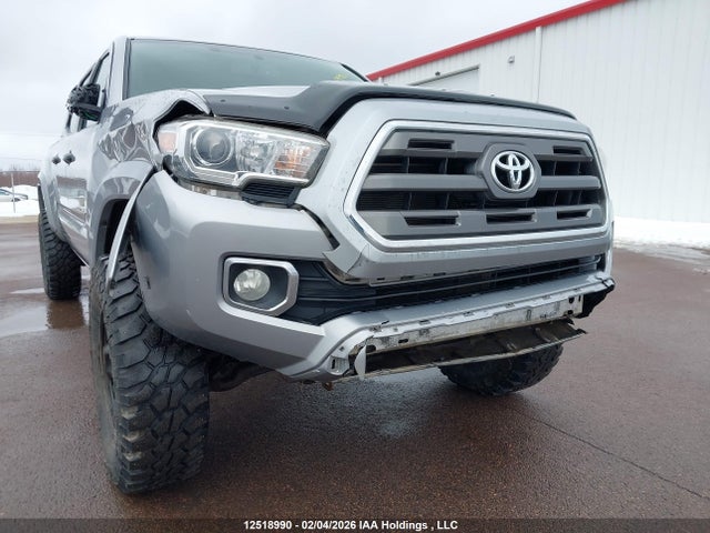 5TFHZ5BN8GX010341 Toyota Tacoma Double Cab/limited