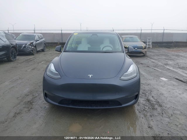 7SAYGDEF2PF588257 Tesla Model Y