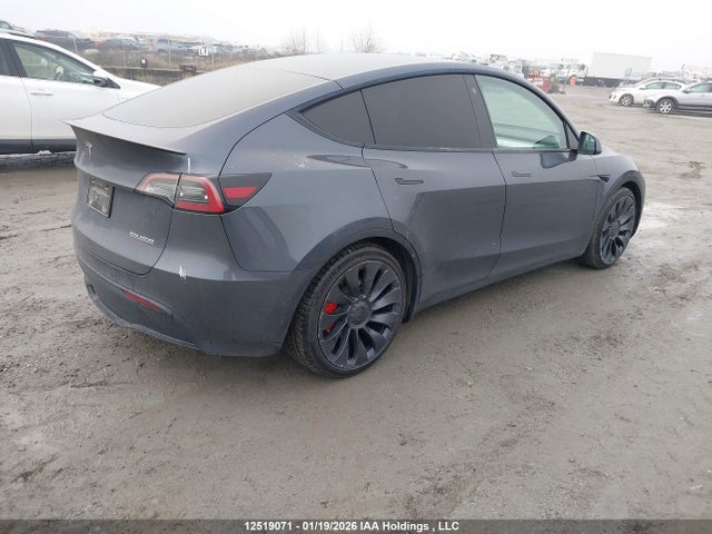 7SAYGDEF2PF588257 Tesla Model Y