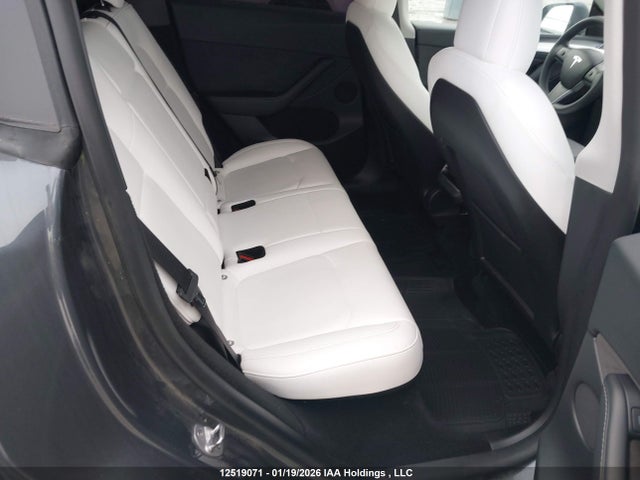 7SAYGDEF2PF588257 Tesla Model Y
