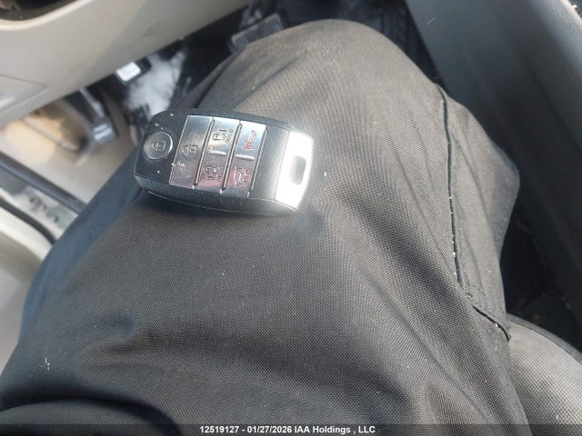 12519127 :رقم المزاد ، KNDMB5C15G6204989 vin ، 2016 Kia Sedona Lx مزاد بيع