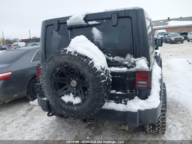 1C4HJWEG8EL309150 Jeep Wrangler Unlimited Sahara