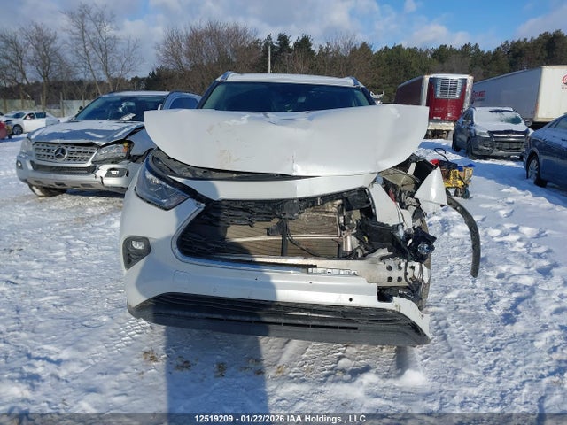 12519209 :رقم المزاد ، 5TDXBRCH8PS592592 vin ، 2023 Toyota Highlander Hybrid Limited مزاد بيع
