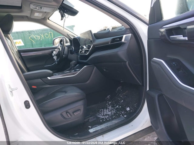12519209 :رقم المزاد ، 5TDXBRCH8PS592592 vin ، 2023 Toyota Highlander Hybrid Limited مزاد بيع