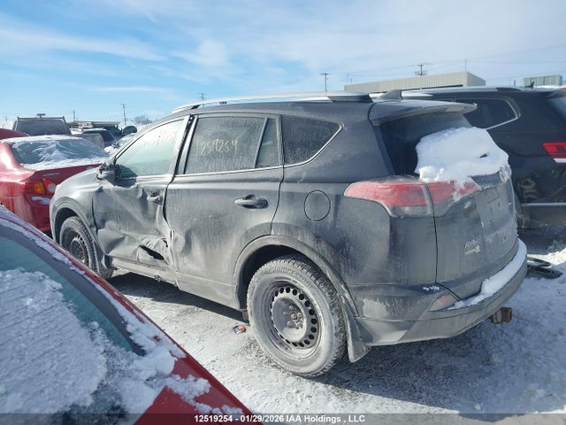 2T3BFREV7GW461945 Toyota RAV4 LE