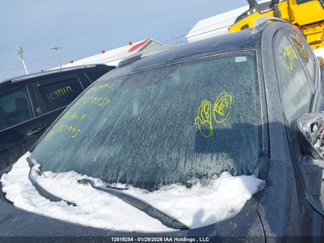 2T3BFREV7GW461945 Toyota RAV4 LE