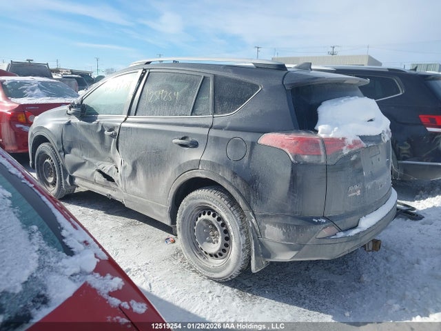 2T3BFREV7GW461945 Toyota RAV4 LE