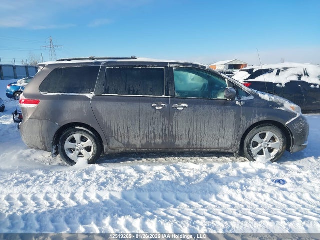 12519265 :رقم المزاد ، 5TDKK3DC2DS308072 vin ، 2013 Toyota Sienna Le 8 Passenger مزاد بيع