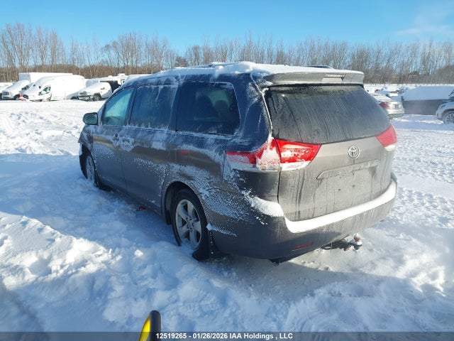 12519265 :رقم المزاد ، 5TDKK3DC2DS308072 vin ، 2013 Toyota Sienna Le 8 Passenger مزاد بيع