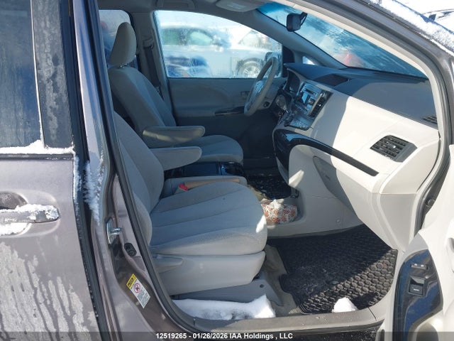 12519265 :رقم المزاد ، 5TDKK3DC2DS308072 vin ، 2013 Toyota Sienna Le 8 Passenger مزاد بيع
