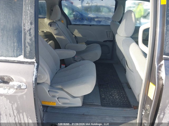 12519265 :رقم المزاد ، 5TDKK3DC2DS308072 vin ، 2013 Toyota Sienna Le 8 Passenger مزاد بيع