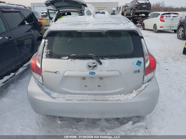 JTDKDTB31F1099274 Toyota Prius C Technology