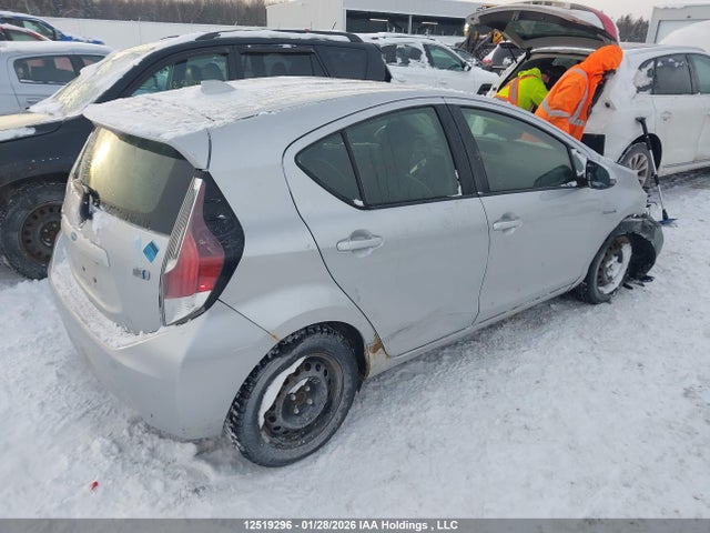 JTDKDTB31F1099274 Toyota Prius C Technology