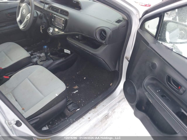 JTDKDTB31F1099274 Toyota Prius C Technology
