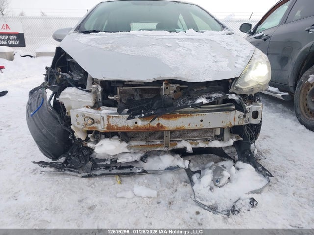 JTDKDTB31F1099274 Toyota Prius C Technology