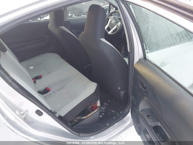 JTDKDTB31F1099274 Toyota Prius C Technology