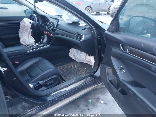 Продаж на аукціоні авто 2018 Honda Accord Touring, vin: 1HGCV1F93JA810682, номер лоту: 12519302